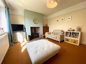 Lounge- click for photo gallery
